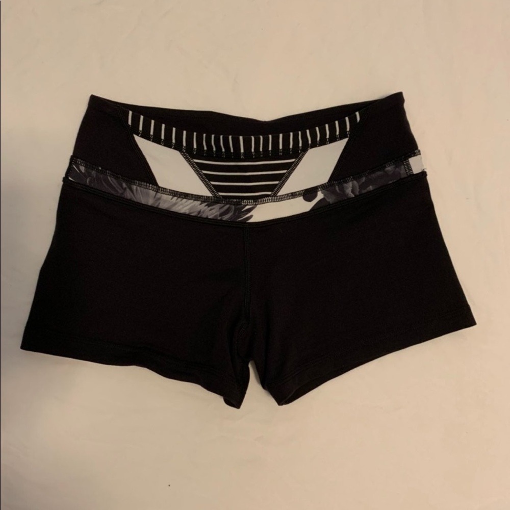Lululemon Choose a Side Reversible Short size 4